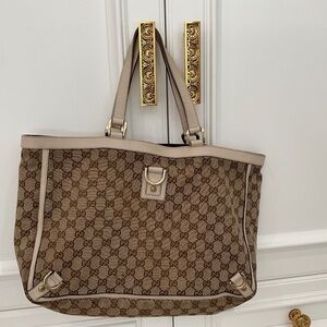 Gucci the Gucci Abbey D-Ring Tote Bag